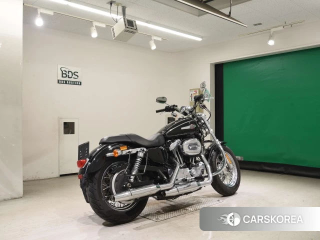Проданный Harley-Davidson Sportster XL1200C 2015 из Японии, фото 2
