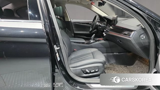 BMW 5 Series (G30) id 4711765 из Кореи 18