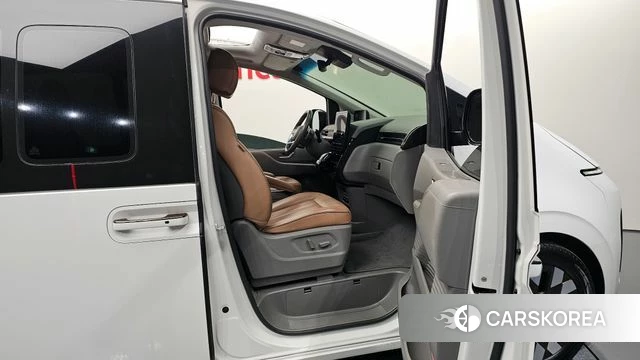 Hyundai Staria id 4383009 из Кореи 18