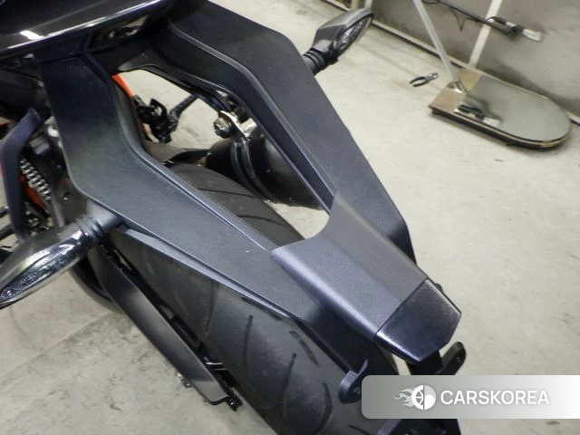 KTM 1290 SUPER DUKE R id 3939654 из Японии 18