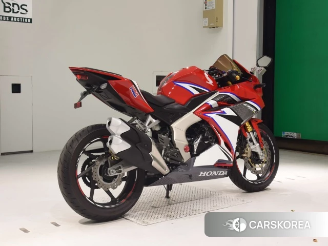 Проданный Honda CBR250RR ABS 2017 из Японии, фото 2