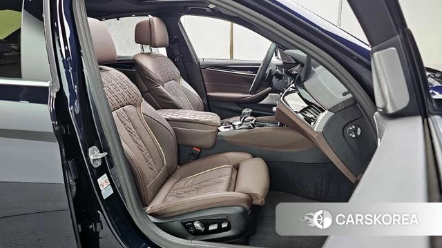 BMW 5 Series (G30) id 4360723 из Кореи 18