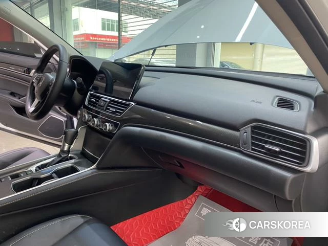 Honda Accord id 4205772 из Китая 18
