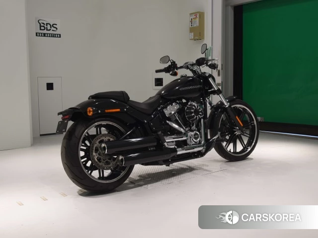 Проданный Harley-Davidson Softail Breakout FXBRS1868 2020 из Японии, фото 2