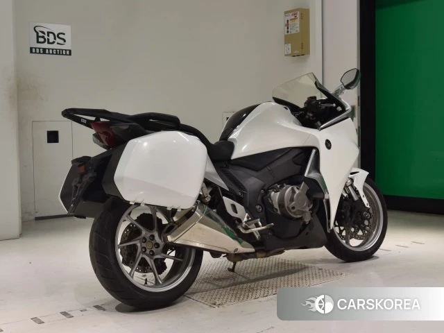 Проданный Honda VFR1200F DCT 2010 из Японии, фото 2