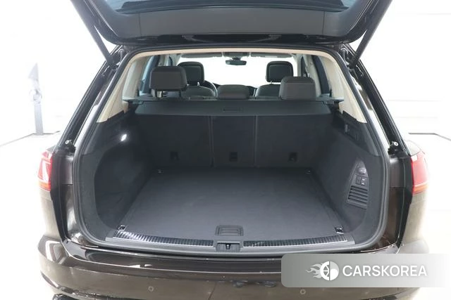 Volkswagen Touareg id 4261683 из Китая 18