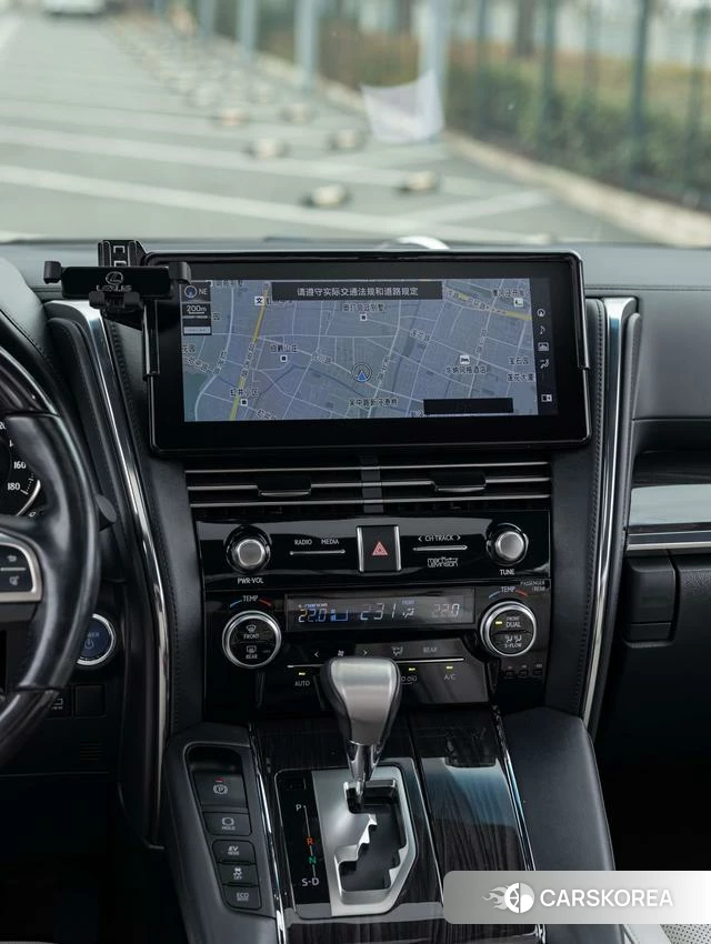 Lexus LM id 4278801 из Китая 18