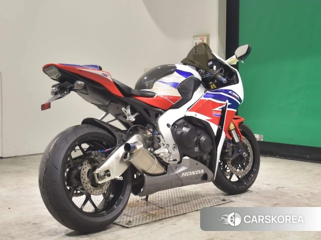 Проданный Honda CBR1000RR 2013 из Японии, фото 2