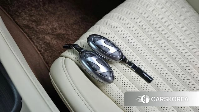 Hyundai Grandeur Hybrid (GN7) id 4847524 из Кореи 18