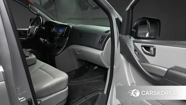Hyundai The New Grand Starex id 4356738 из Кореи 18