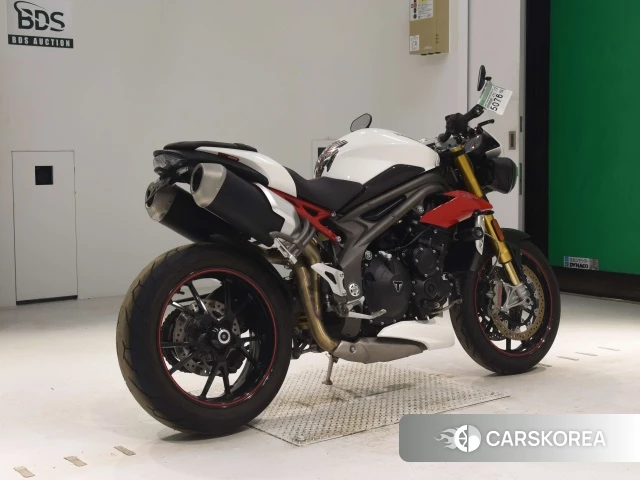 Проданный Triumph SPEED TRIPLE R 2016 из Японии, фото 2