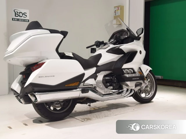 Проданный Honda GL1800 TOUR DCT 2024 из Японии