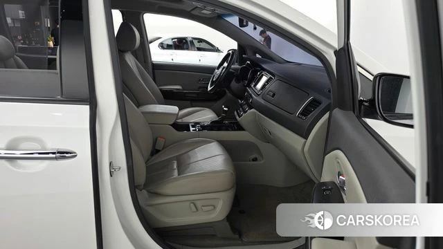Kia All New Carnival id 4652423 из Кореи 18
