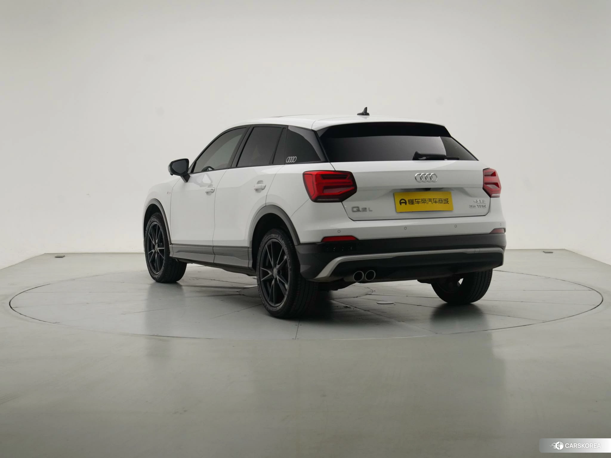 Audi Q2L id 4467901 из Китая 18