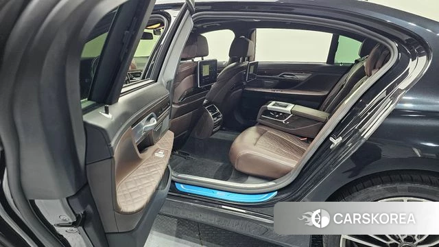 BMW 7 Series (G11) id 4389613 из Кореи 18