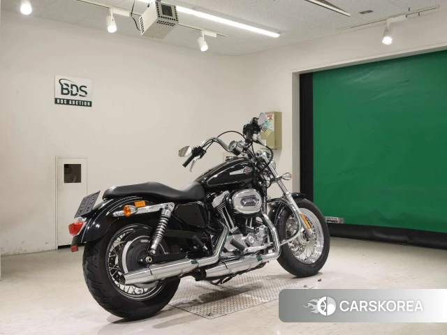 Проданный Harley-Davidson Sportster XL1200C 2015 из Японии, фото 2
