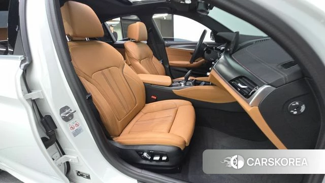 BMW 5 Series (G30) id 4223288 из Кореи 18