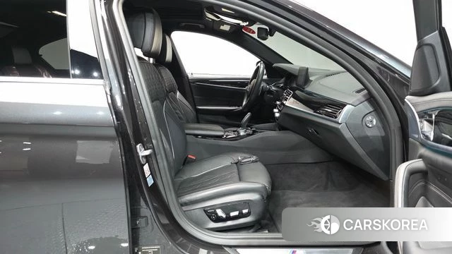 BMW 5 Series (G30) id 4557399 из Кореи 18