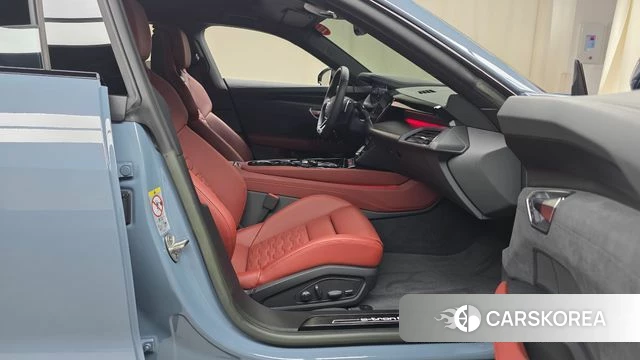 Audi e-Tron GT id 4354953 из Кореи 18