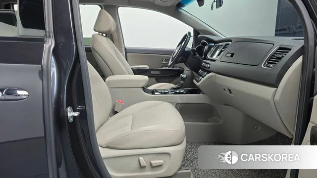 Kia The New Carnival id 4895425 из Кореи 18