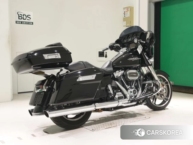 Проданный Harley-Davidson Street Glide FLHXS1750 2017 из Японии