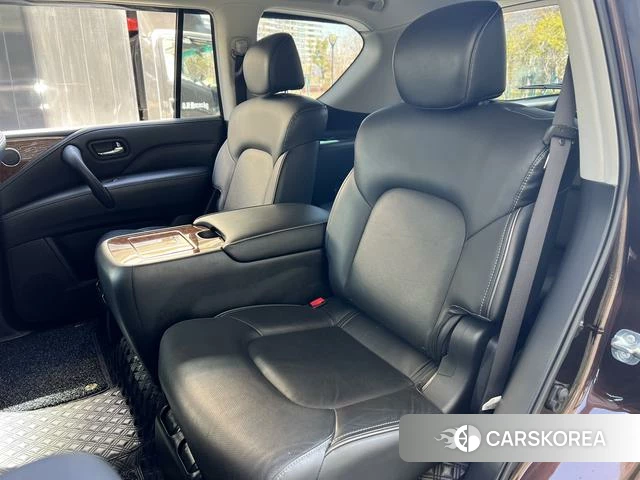 Infiniti QX80 id 4239433 из Китая 18