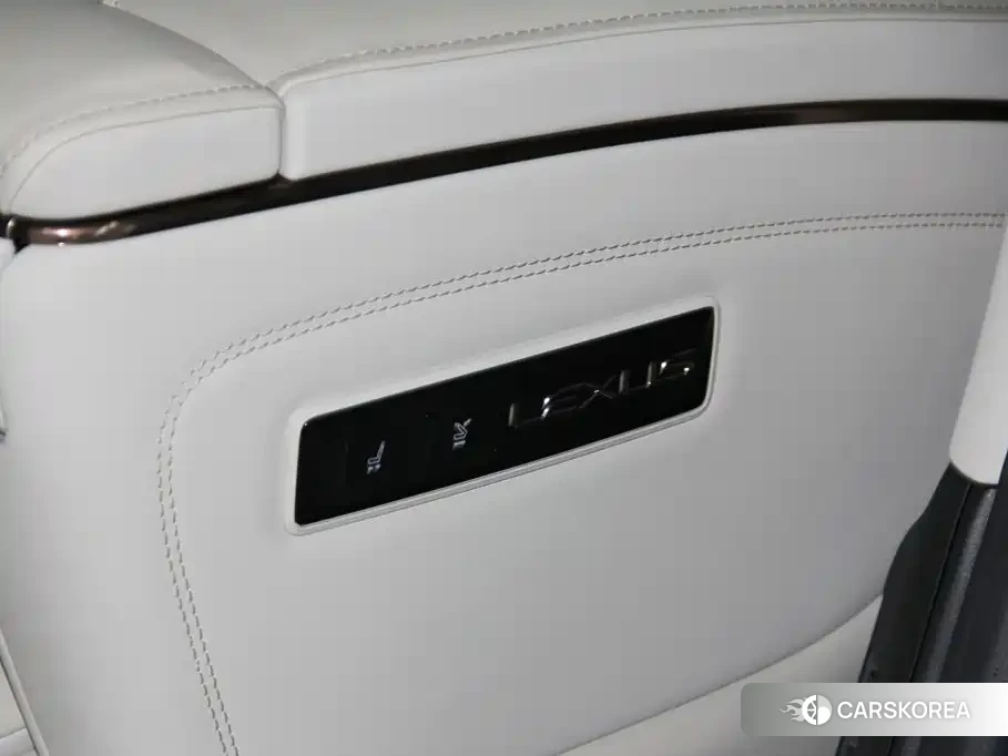 Lexus LM id 4654456 из Китая 18