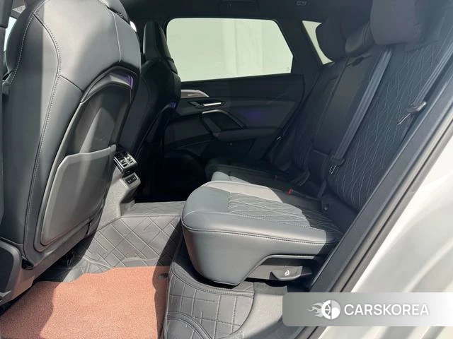 Audi Q5L id 4205717 из Китая 18