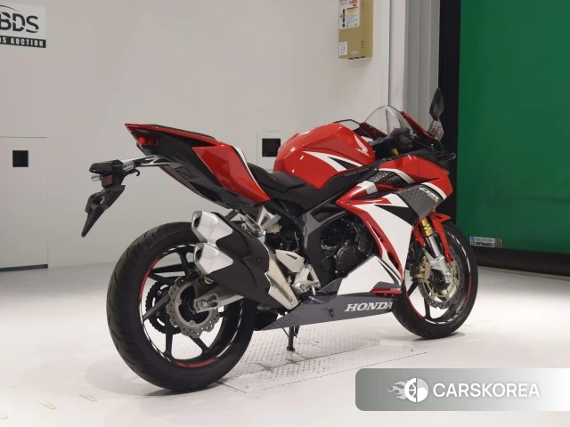Проданный Honda CBR250RR ABS 2017 из Японии, фото 2