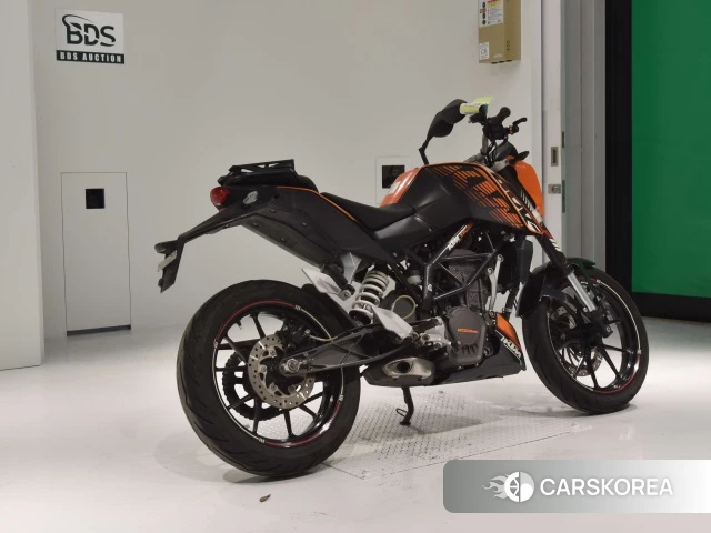 Проданный KTM 125 DUKE 2011 из Японии, фото 2