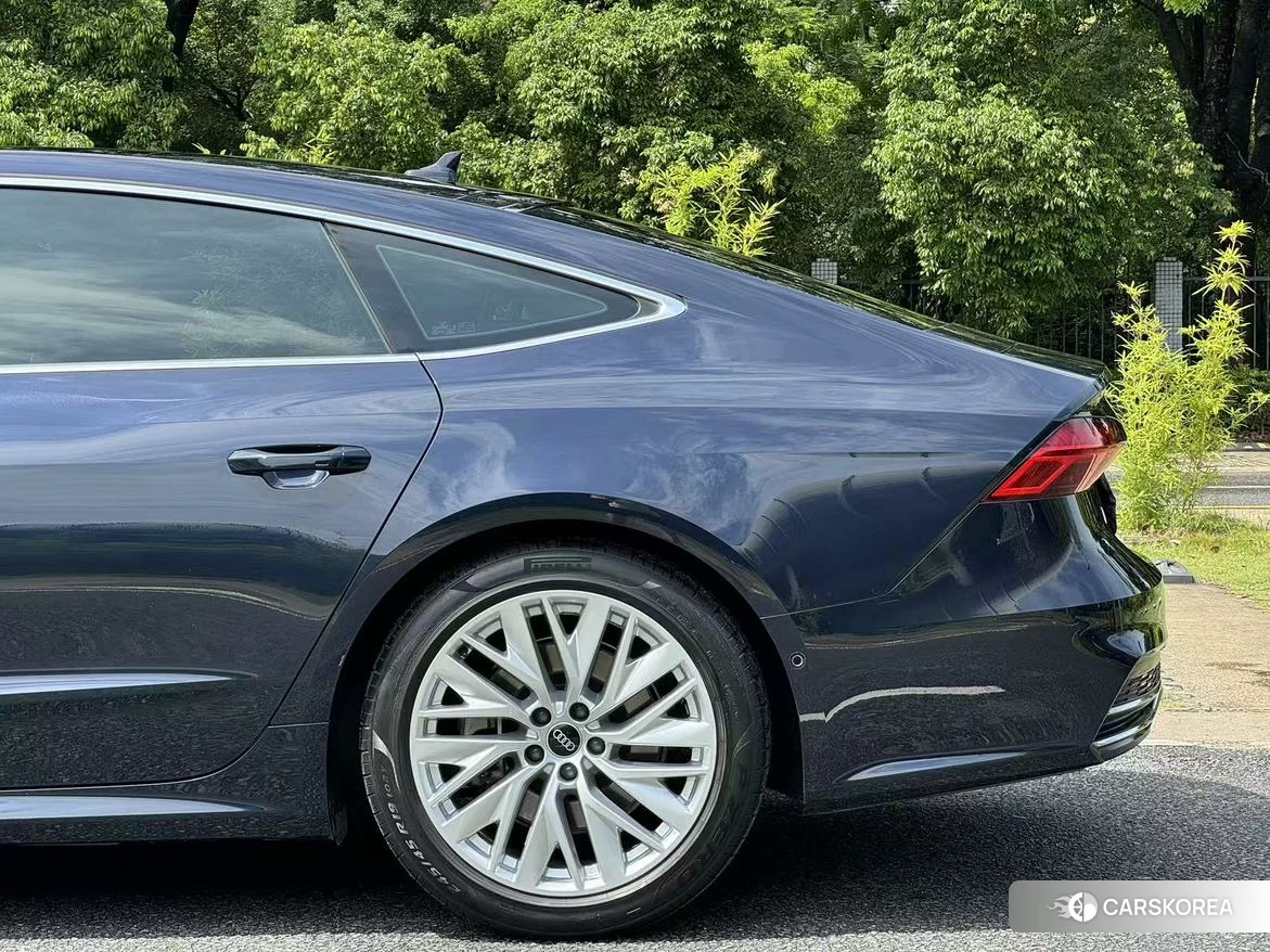 Audi A7 id 4455825 из Китая 18