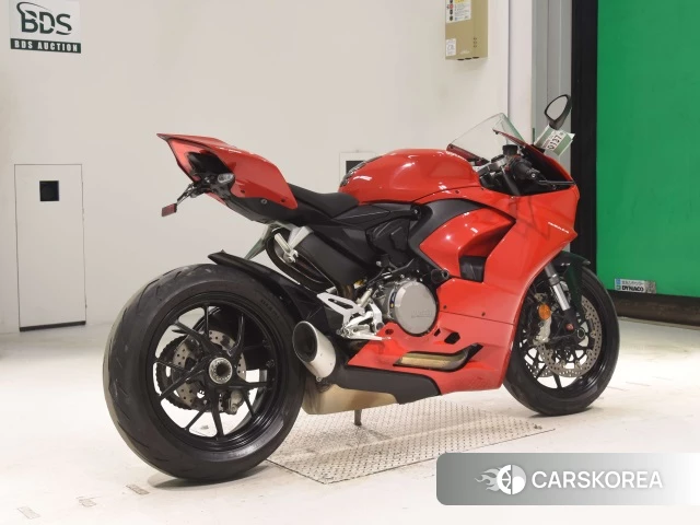 Проданный Ducati PANIGALE V2 2020 из Японии, фото 2