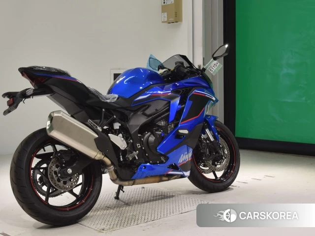 Проданный Kawasaki ZX-4R SE 2023 из Японии, фото 2