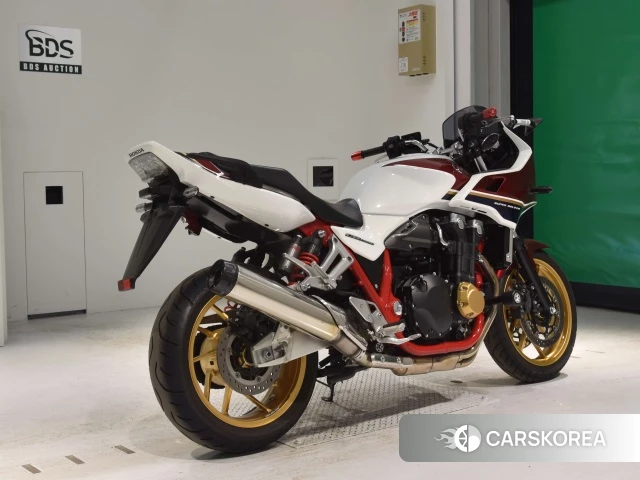 Проданный Honda CB1300SF BOLDOR 2021 из Японии, фото 2