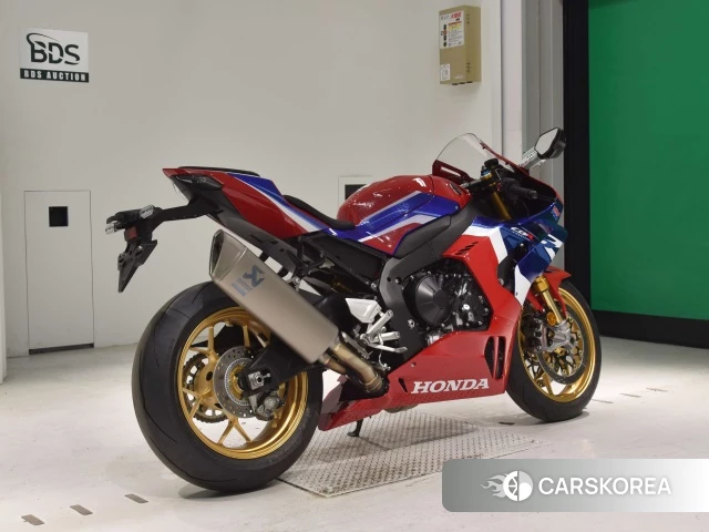 Проданный Honda CBR1000RR-R FIREBLADE SP 2023 из Японии, фото 2