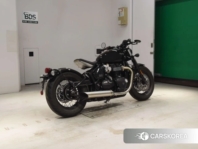 Проданный Triumph BONNEVILLE BOBBER 2023 из Японии, фото 2
