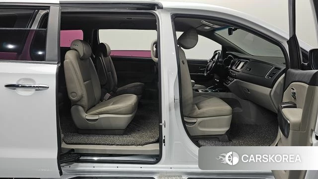 Kia The New Carnival id 4345437 из Кореи 18