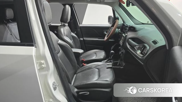 Jeep Renegade id 4557380 из Кореи 18