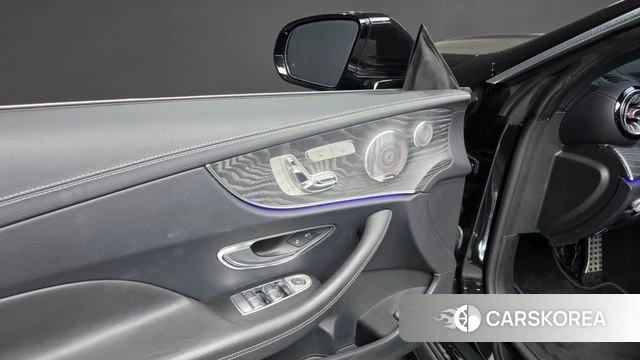 Mercedes-Benz E-Class W213 id 4636924 из Кореи 18