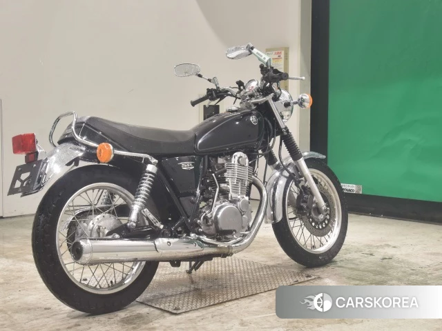 Проданный Yamaha SR 400 2018 из Японии, фото 2
