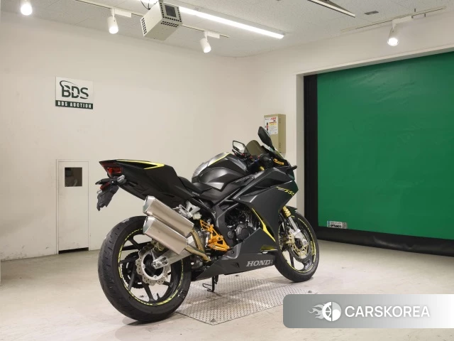 Проданный Honda CBR250RR 2017 из Японии, фото 2