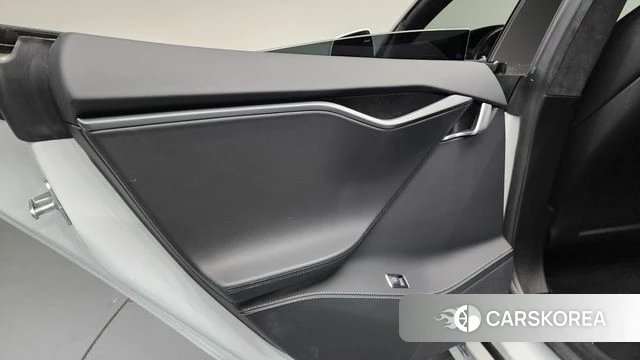 Tesla Model S id 4446294 из Кореи 18
