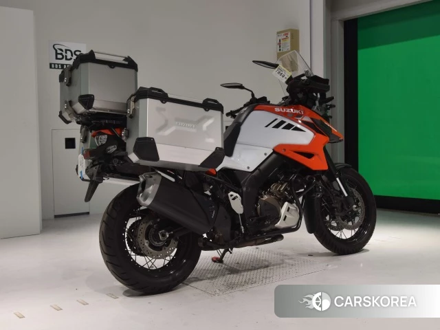 Проданный Suzuki V-STROM 1050XT 2020 из Японии, фото 2
