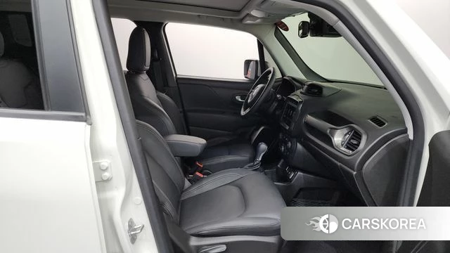 Jeep Renegade id 4428229 из Кореи 18