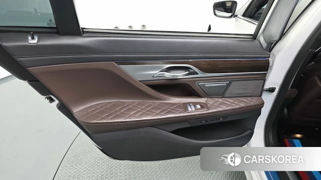 BMW 7 Series (G11) id 4187987 из Кореи 18