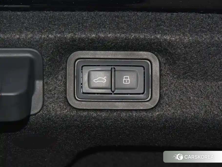 Audi A7L id 4649395 из Китая 18