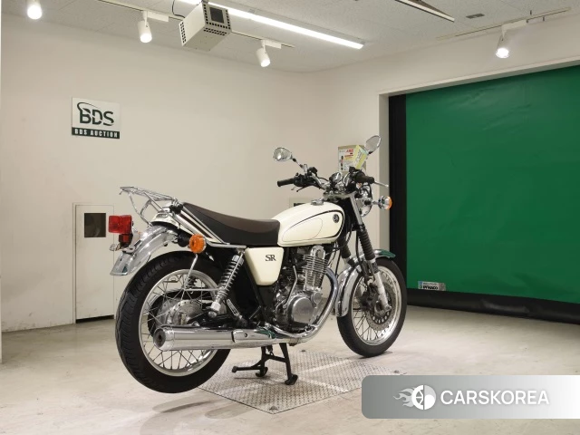 Проданный Yamaha SR 400 2018 из Японии, фото 2