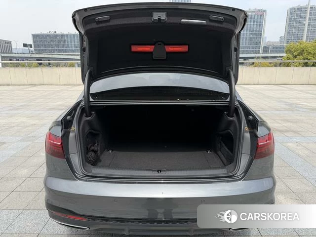 Audi A4L id 4299589 из Китая 18