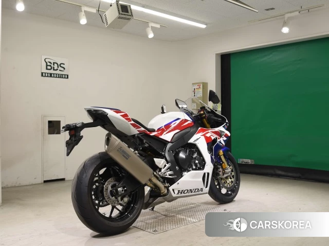 Проданный Honda CBR1000RR-R FIREBLADE SP 2022 из Японии, фото 2
