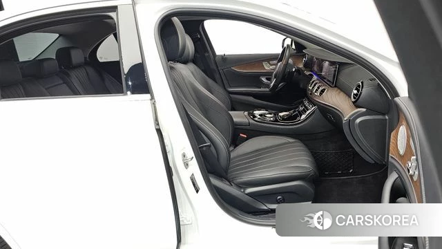Mercedes-Benz E-Class W213 id 4581419 из Кореи 18